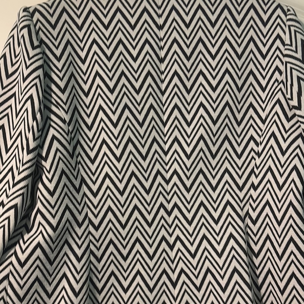 Kasper Black and White Chevron Suit Blazer - Picture 9 of 9